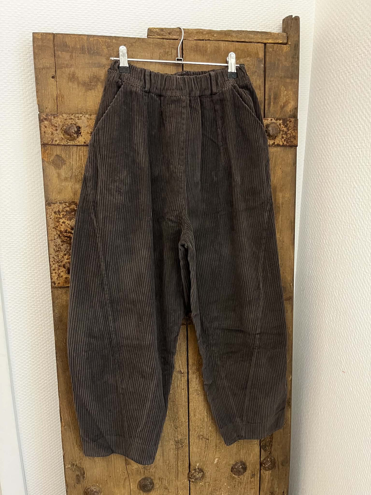 Vera Corduroy Pants - Dark Brown