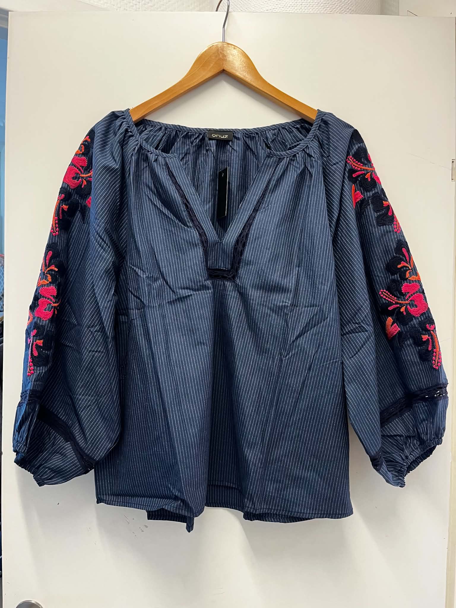 Striped Boheme Blouse w. Embrodery - Denim Blue
