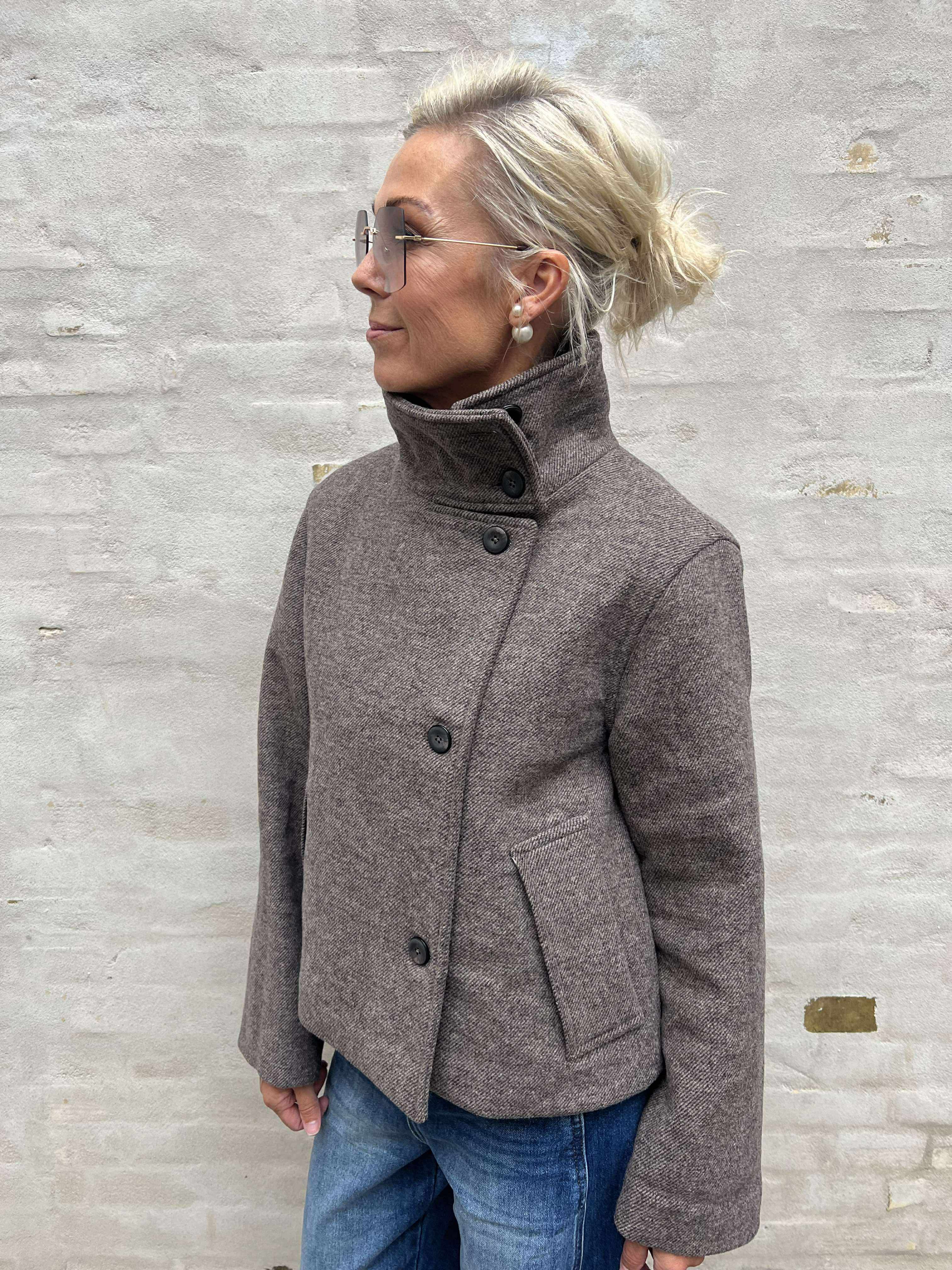 RIKI SHORT JACKET - Morel Melange